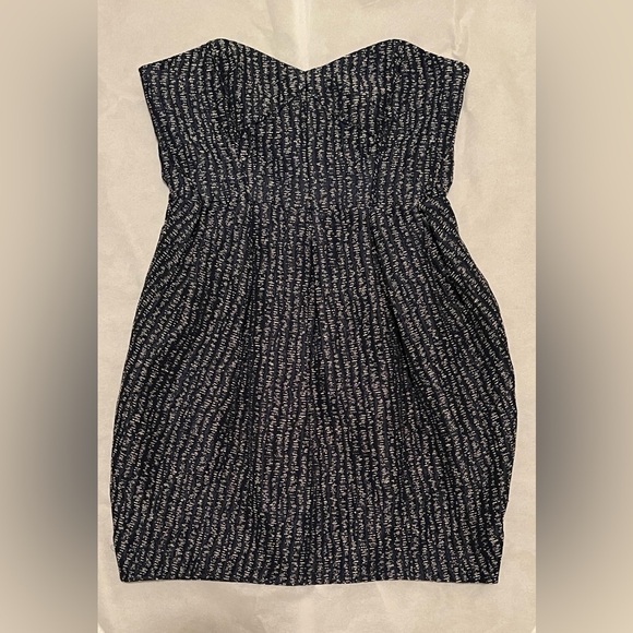 Shoshanna Dresses & Skirts - Shoshanna Blue/White/Silver Strapless Pleated Dress Size 10